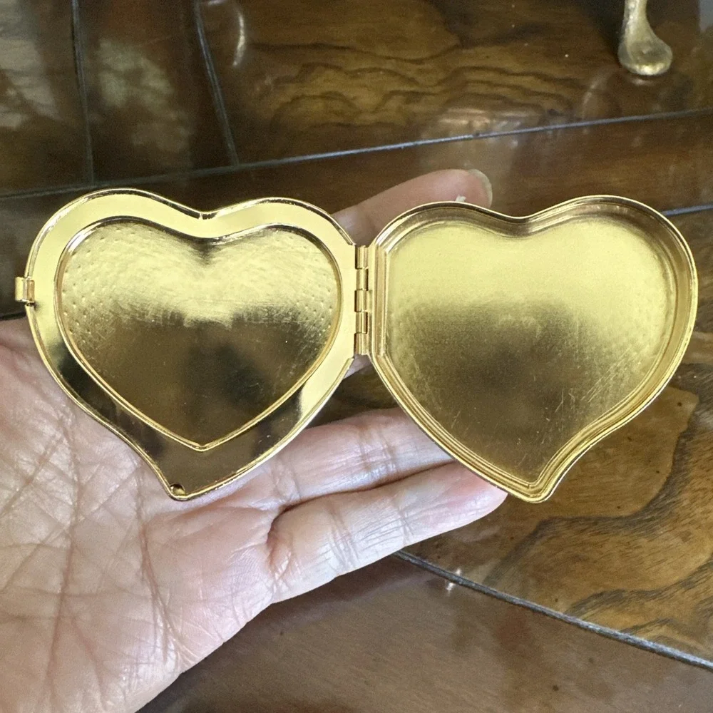 VTG Heart Compact Trinket Box 2.5 in Hinged Lid Texture Etched Design Gold Tone